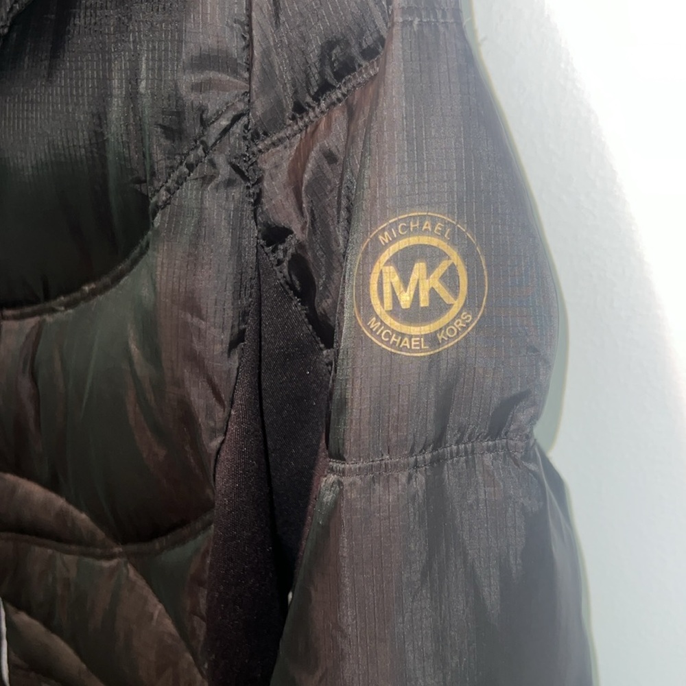 Michael Kors women’s coat size medium. Great condition. - Picture 3 of 4
